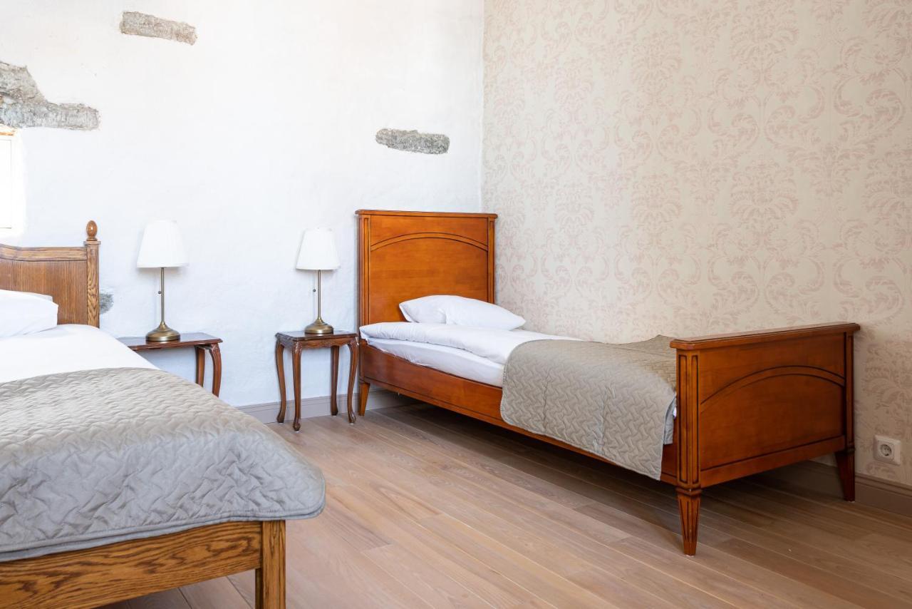 Old Town - Unique Tower Apartment Талин Екстериор снимка