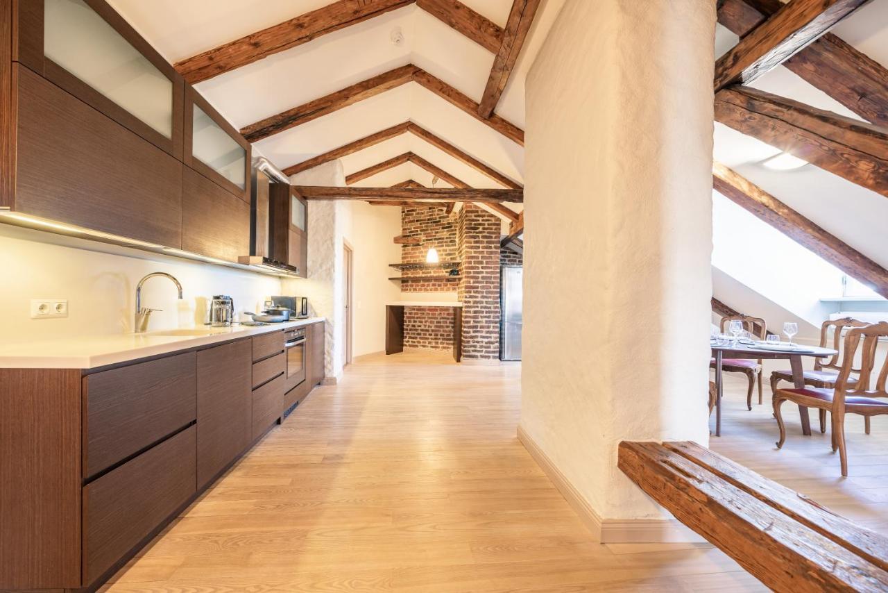 Old Town - Unique Tower Apartment Талин Екстериор снимка