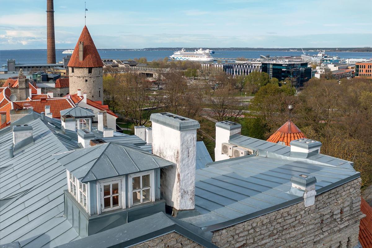Old Town - Unique Tower Apartment Талин Екстериор снимка